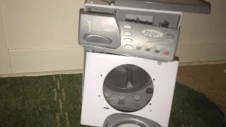 Crazy unbalanced Casdon toy washing machine falls apart!