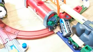 train crash "I am sorry, it was an accident" Chu Chu Train Thomas Wooden Railway level crossing