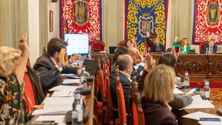 La alcaldesa propone instalar una gran bandera de la provincia marítima en el Puerto de Cartagena