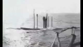 Подводники прошли рядом с  рыбацким судном