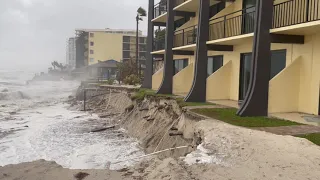 Daytona Beach, Florida, hotel near collapse from Hurricane Nicole