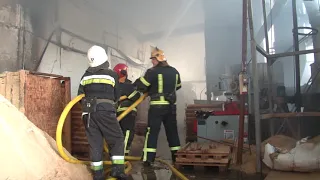 Львівський район: вогнеборці ліквідували пожежу на деревообробному підприємстві