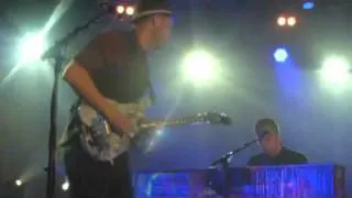 05   chris martin and jonny buckland   viva la vida live