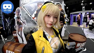 VRで間近で見れるゲームショウのコンパニオンさん 【コスプレ VR180】