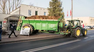 Rolnicy wyganiani ze wsi?! Agrounia w Kleszczewie blokuje Urząd Gminy