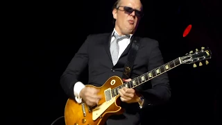 Bonamassa Blows one of his 4 stage Amps and still Nails it~