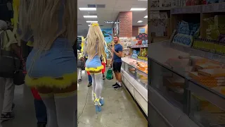 drag queen gets hit on by STRAIGHT MAN at Trader Joe’s