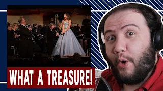 Amira Willighagen Reaction - 'O Sole Mio' E di Capua - TEACHER PAUL REACTS