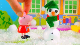 Peppa Pig's Snowy Day Imagination! 🐷 ☃️ Toy Adventures With Peppa Pig