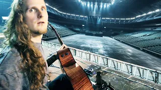 Playing guitar in an empty ARENA sounds UNREAL!