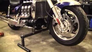 Triumph Rocket3 maintenance stand