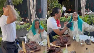 Karol G en el famoso restaurante de salt bae