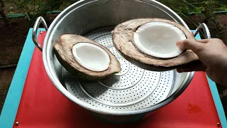 Kerjanya ringan,,!? Hanya muterin batok kelapa,, yang beli ngantri - Ide usaha di kampung