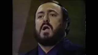 Luciano Pavarotti and John Wustman perform Per La Gloria.