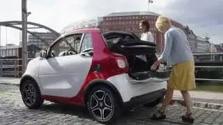 Smart Fortwo Cabrio - Red Color : Video on the Road