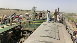 Train collision in Pakistan kills dozens