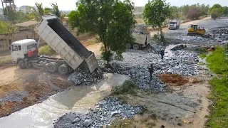Excellent Techniques Take Stone Filling Huge Land by Operator SHANTUI Bulldozer Pushing Stone
