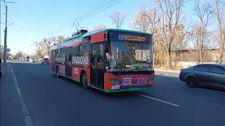 Троллейбус ЛАЗ Е183А1 "3405" по 45 маршруту, движется по московскому проспекту (г. Харьков)