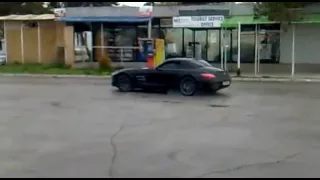 Mercedes SLS 63 AMG burnout