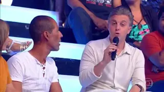 Léo Santana Cantar  Xerere Música do Carnaval "" Neymar"" Contatinho