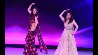 Kriti Sanon with Maduri Dixit || super dance || Bina Payal ke hi baje ghungru