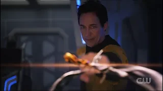 Reverse-Flash Escapes from Iron Heights Prison (The Flash 5x22 : Legacy)