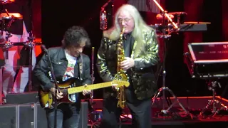 Hall and Oates - Maneater (Santiago-Chile 2019)