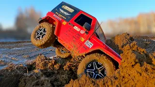 UAZ 469 Hi Lift - Jeep Wrangler Rubicon MUD Racing