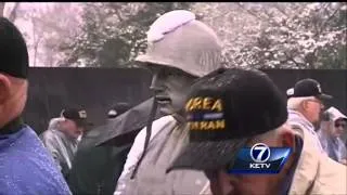 Korean veterans visit war memorial