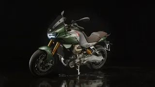 Moto Guzzi V100 Mandello S Design in Studio