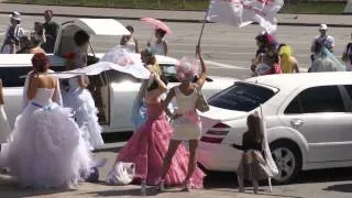 Парад невест в Луганске