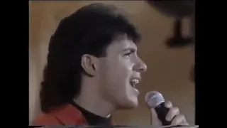 MARCELO AGUIAR CANTA NÃO DÁ PRA FAZER AMOR SEM TER VOCÊ NO PROGRAMA SABADÃO SERTANEJO DO SBT 1992