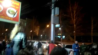 Тусовка на улице после концерта Тимы Белорусских в Новосибирске 6.04.2019