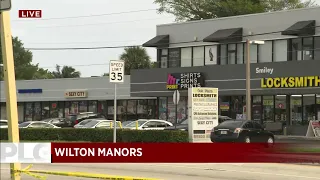 Fort Lauderdale police officers surround shopping center in Wilton Manors