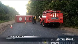 На трасі біля Диканьки пасажирський автобус зіткнувся із легковиком