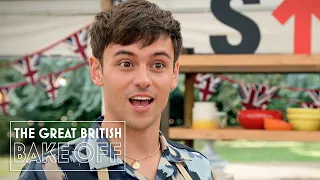 Tom Daley KNITS his Bake Off cake! | The Great Stand Up To Cancer Bake Off