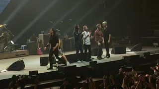 FOO FIGHTERS Encore Finale EVERLONG With Cool Light Show and extended ending in EUGENE, OR 12/5/2017