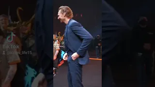 Tom Hiddleston surprising Loki fans at London Comic con 2021!