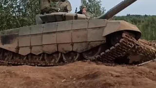 tank fall, у танка сорвало гусеницу, т72, страйкбол, airsoft