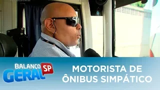 Motorista de ônibus simpático faz a alegria de passageiros na capital paulista