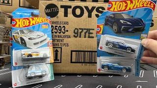 Lamley Unboxing: Hot Wheels 2022 E Case with a $urprise