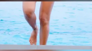 Sonal Chauhan's Milky Thigh & Legs | Filmy Bits