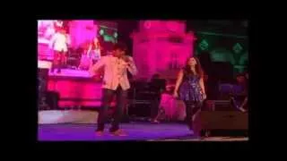 Mashallah(Ek tha tiger) song by Shreya Ghoshal Live at Dharwad Utsav 2013 Dec15