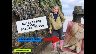 Mudlarking the River Thames with Nicola White - Help me with my mystery finds!