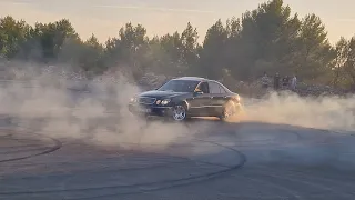 Mercedes Benz E500 W211 burnout & drifting