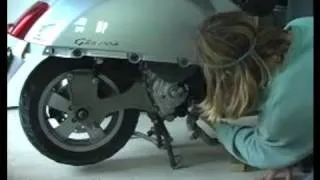 Vespa GTS Rear Wheel Removal With Stock Exhaust | MicBergsma