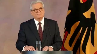 Abschiedsrede als Bundespräsident: Gauck fordert wehrhafte Demokratie | DER SPIEGEL