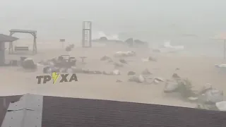 В Бердянске затопило пляжи 4.07.2021
