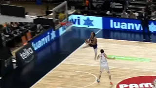 Alley-oop Marine Johannès ➡️ Gabby Williams 💥