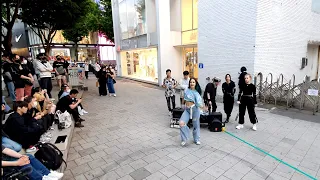 TUESDAY. BLACK MIST, ALINA. BEAUTIFUL STUNNING PERFORMANCE. HONGDAE STREET.